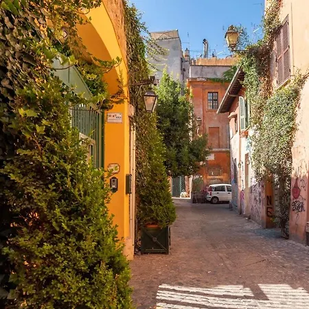 Piede Charming Roma